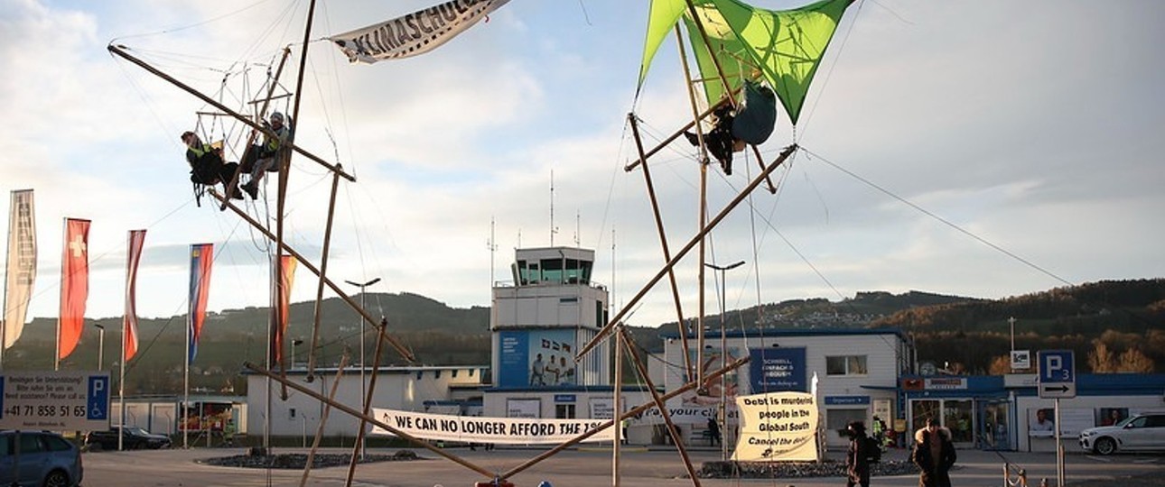 Protest am Airport St.-Gallen-Altenrhein: Anreisen Richtung Davos.