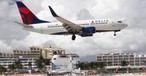 Boeing 737-700 von Delta über St. Maarten: Die Version wird ausgemustert.