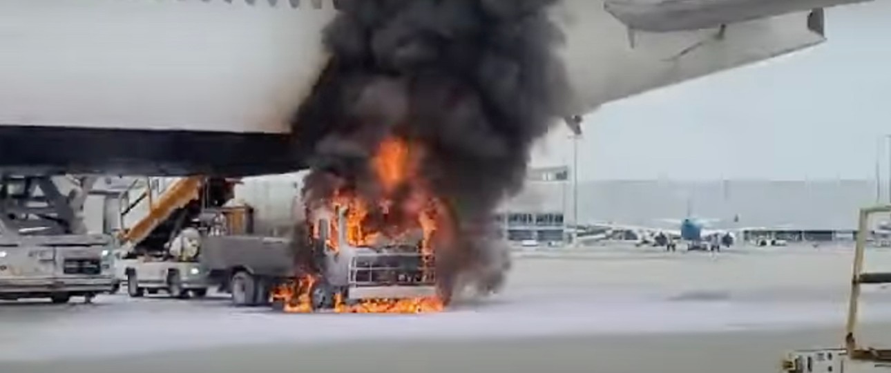 Die beschädigte Boeing 777: Hoher Sachschaden.