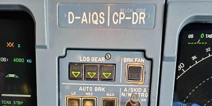 Die Anschrift im Cockpit.