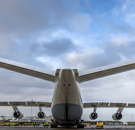 Die Antonov An-225 am 5. Februar 2022 im dänischen Billund.