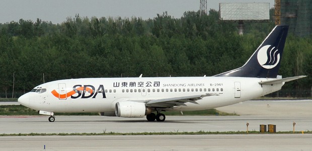 Boeing 737-300 von Shangdong Airlines: Die Fluglinie bleibt Boeing treu.