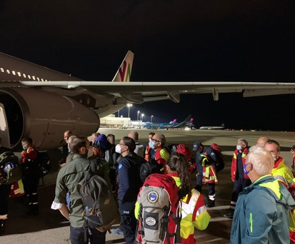 Das medizinische Personal vor dem Abflug.