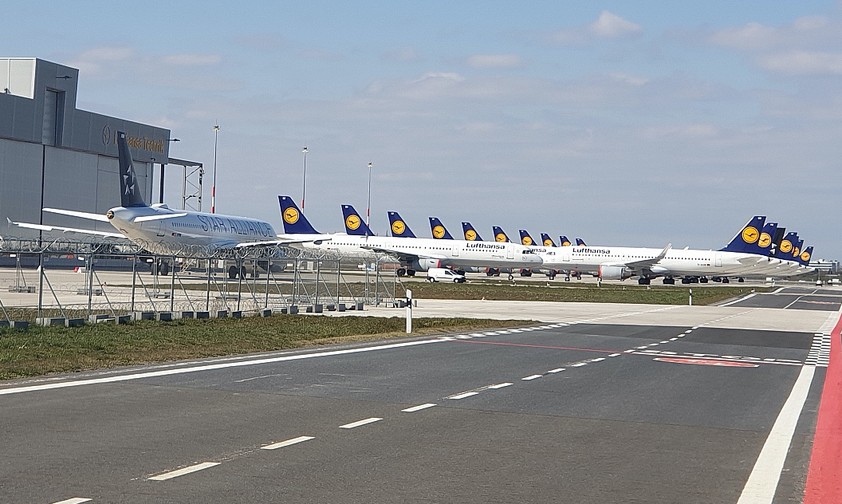 Flugzeuge von Lufthansa in Schönefeld.