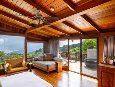 Sunset Room im Hotel Belmar mit Sicht auf Monteverde’s Nebelwald