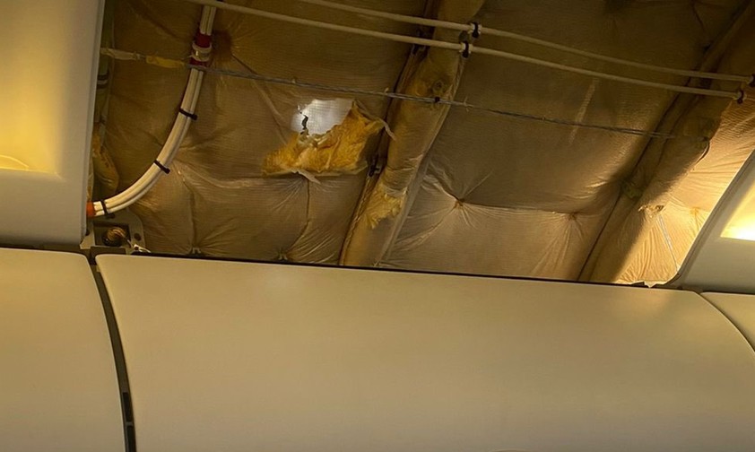 Der Schaden im Airbus A320 von MEA: Verletzt wurde niemand.