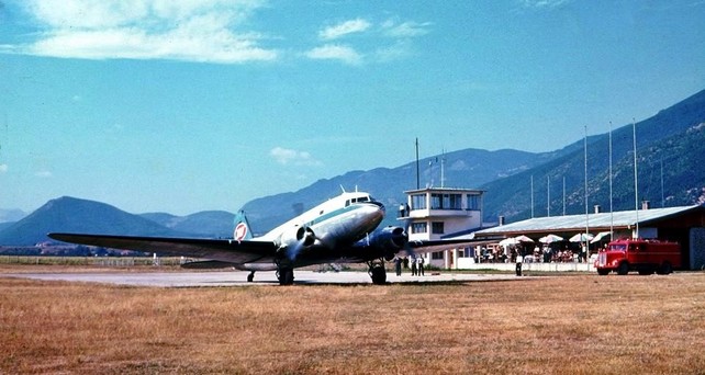 Douglas DC-3 von JAT