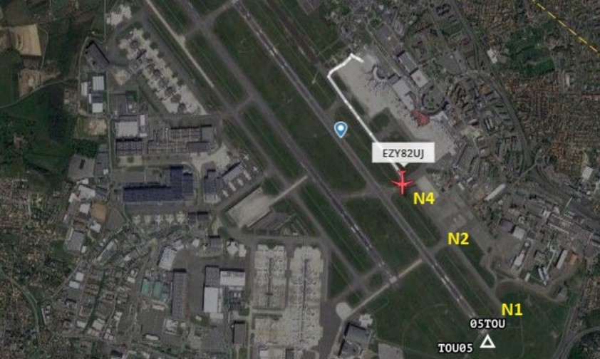 Abbiegung N4 in Toulouse: Zu früh für den Airbus A320 von Easyjet.