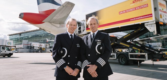 Hier steht Jeremy links, Nick rechts. Nicht immer arbeiteten sie für die selbe Airline.