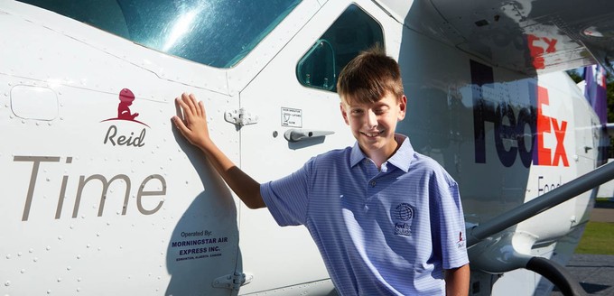 Krebspatient Reid mit "seiner" Cessna Caravan: Fedex benennt seine Frachter nach Kindern von Angestellten.