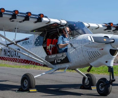 Ein Testflugzeug mit der Elas-Technologie: Die Ventilatoren und Lamellen sollen den auftreib verbessern.