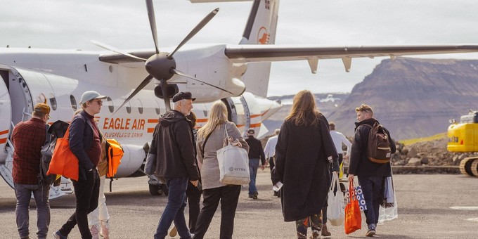 Im Oktober wurde Eagle Air eine kleine Fluzgline aus Island, die vom Flughafen Reykjavík nationale Linien-, Rund- und Charterflüge anbot, für insolvent erklärt. Die Fluglinie gab es 54 Jahre.