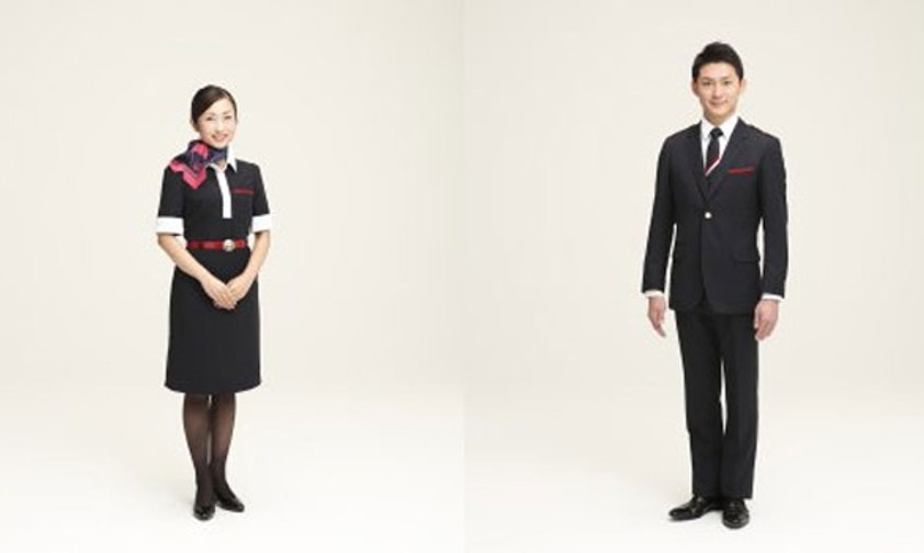 Flugbegleiter von Japan Airlines: Im vergangenen Jahr musste Japan Airlines Insolvenz anmelden.