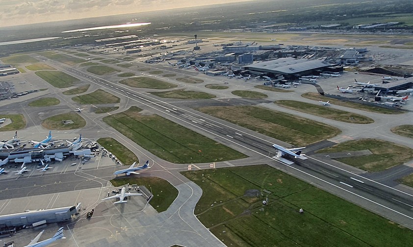 Den Flughafen Heathrow traf die Corona-Krise hart. es fanden noch 195.000 Flüge statt.
