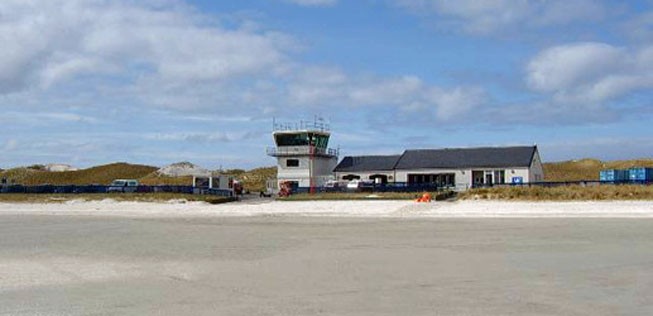 Der Flughafen hat ein richtiges Terminal.Rund 10.000 reisende werden hier jährlich abgefertigt.