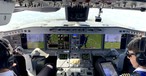 Cockpit einer Embraer E190-E2: Bisher gibt es nur ein größeres E2-Modell.