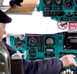 Antonov-Museum in Kyiv schützt seine Flieger vor Kriegsschäden