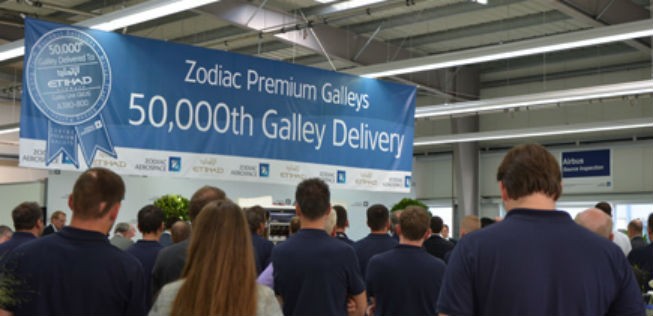 Bei Zodiac wird die Auslieferung der 50.000. Premium Galley gefeiert.