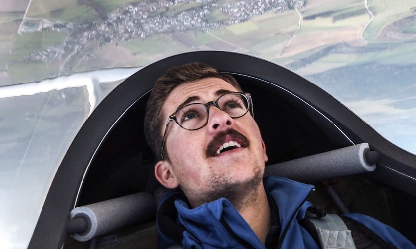 Samy Kramer im Cockpit.