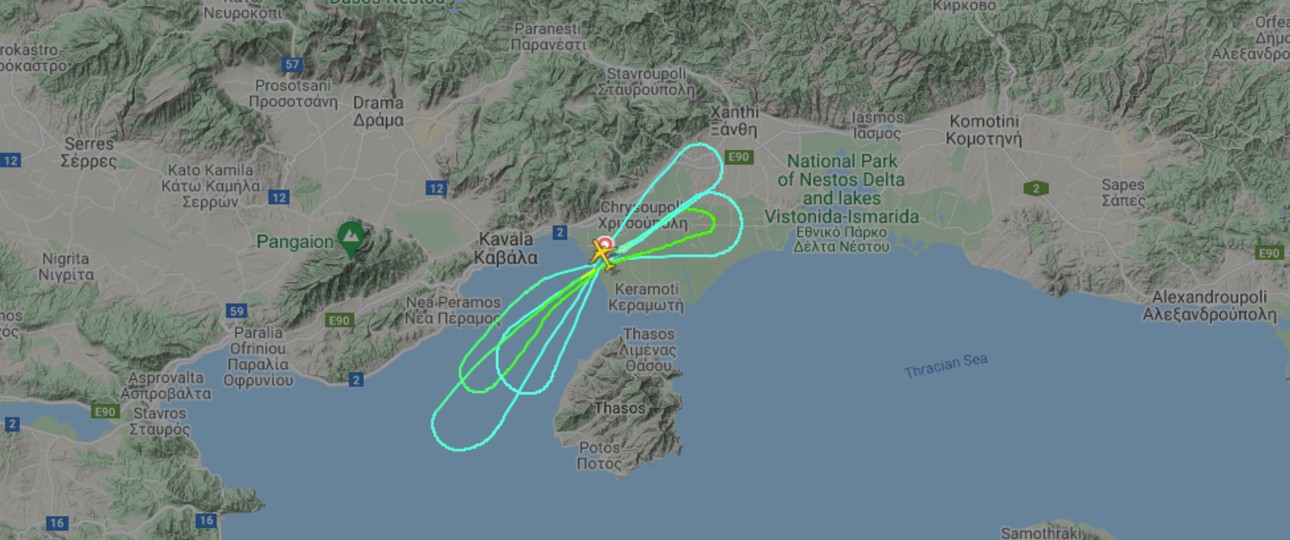 Flug DE1763 am 11. Juli, zu sehen bei Flightradar24: Start, Schleifen, Landung in Kavala.