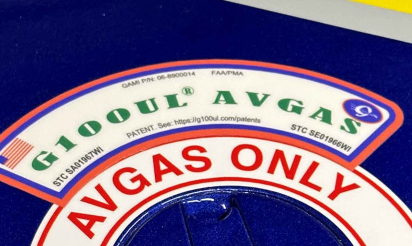 G100UL-Avgas-Sticker: Gami hat jetzt eine Raffinerie gefunden.