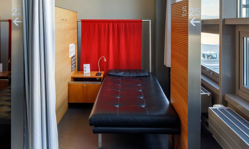 Transithotel am Flughafen Zürich: Das ist keine Zelle.