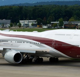 Boeing 747-8 der katarischen VVIP-Airline Amiri Flight: Fliegt gratis durch die Schweiz.