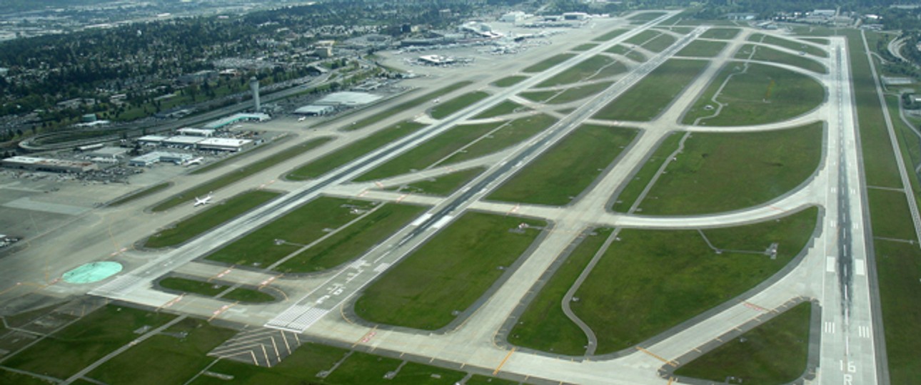 Flughafen Seattle: Der Pilot von Alaska Airlines landete auf der Rollbahn, der zweiten «Piste» von rechts.