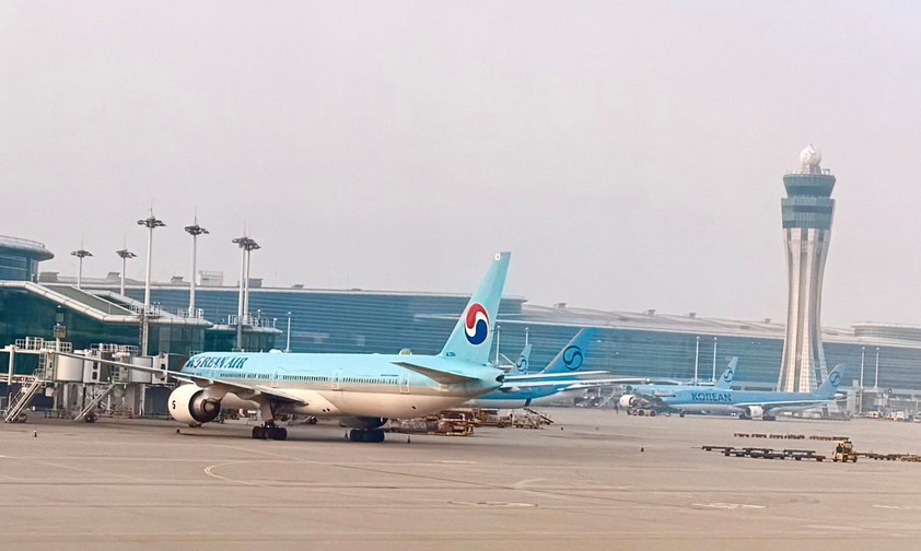 Flughafen Incheon mit Flugzeugen von Korean Air: Flughafenchef und der Präsident des Landes streiten öffentlich.