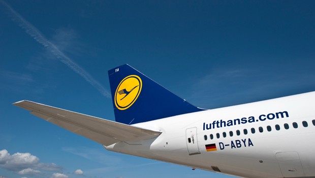 Weit verbreitet ist auch der Glaube, dass ein Flugzeugrumpf länger hält, wenn man ihn regelmäßig berührt.