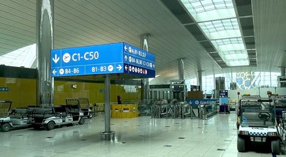 Terminal in Dubai: Kaum ein Mensch war da, wo sich sonst Menschenmengen drängen.