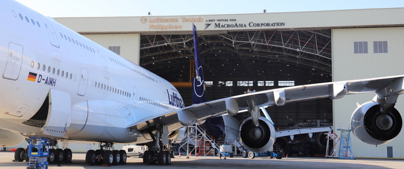 Zwei Airbus A380 von Lufthansa bei Lufthansa Technik Philippines zum Zwölf-Jahres-Check: die D-AIMH und die D-AIMC.