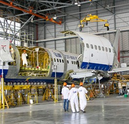 Umbau einer Boeing 737 zum Frachter: Bald auch in Neapel.
