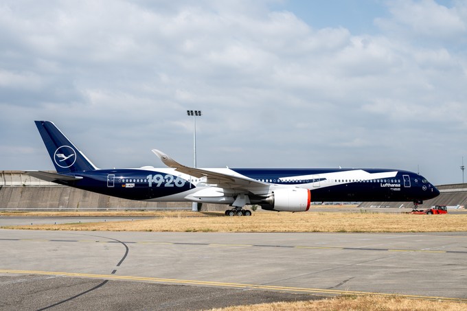 Lufthansas erster Airbus A350-1000: 73,79 Meter lang.