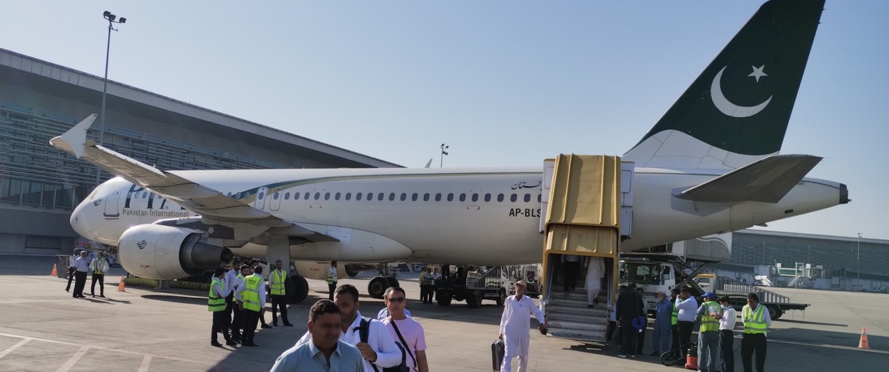 Ein Airbus A320 von Pakistan International Airlines: Die Airline muss wegen Geldmangel zahlreiche Flüge annullieren.