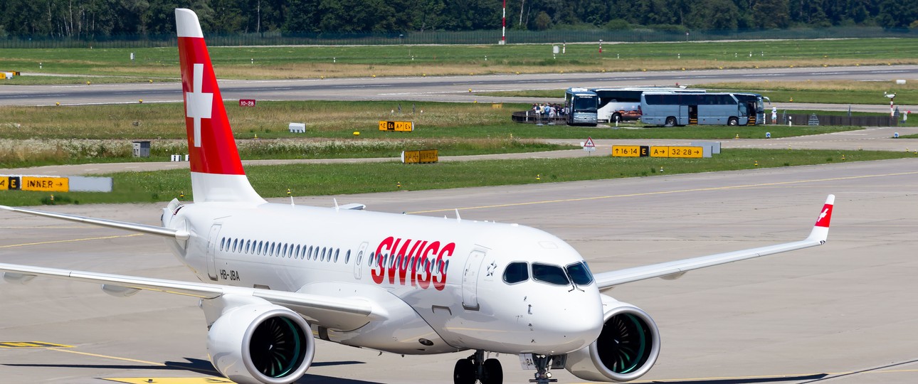 CS100 mit dem Kennzeichen HB-JBA: Dieser Flieger von Swiss ist inzwischen als Airbus A220 bekannt.