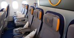 Kabine von Lufthansa: Nicht immer sind nach dem Flug alle Decken und Kissen noch da.