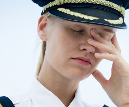 Müde Pilotin: Häufiger als es vorkommen sollte.