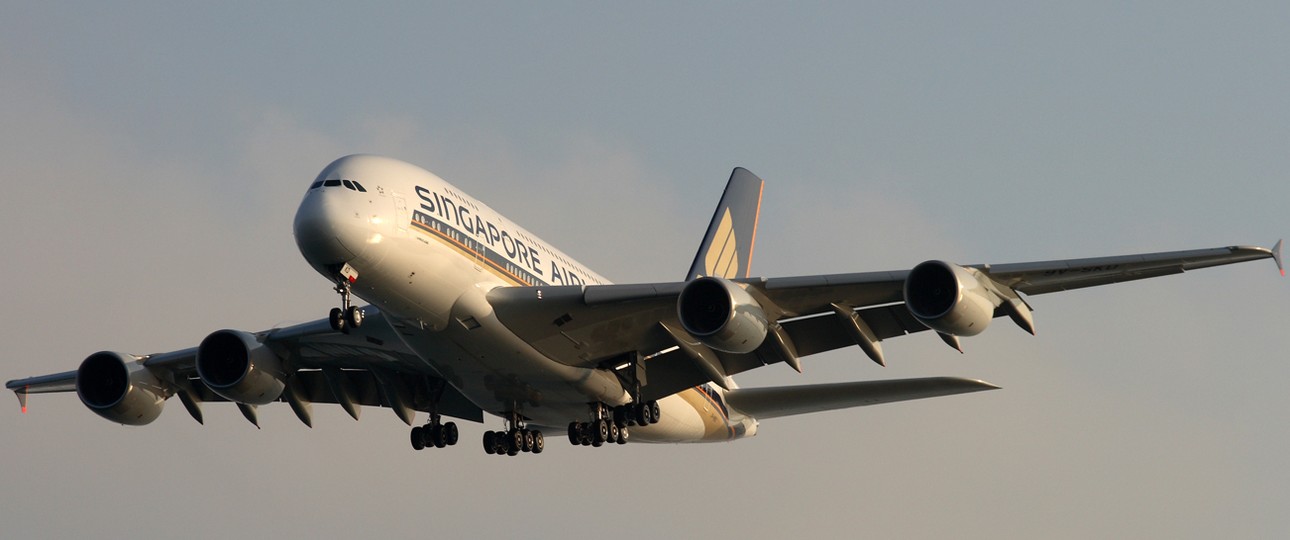 Platz 10 der kürzesten A380-Routen fällt weg, dafür teilen sich zwei Flüge Platz 9. Zum einen Singapur - Hongkong mit Singapore Airlines in 03:45 Stunden. Zum anderen Kuala Lumpur - Hongkong, bedient von Malaysia Airlines in ebenfalls 03:45 Stunden.