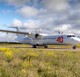 Zum Jubiläum hat ATR einer ATR 72 eine spezielle Lackierung verpasst.