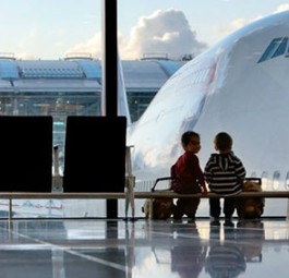 Flughafen London Heathrow: Er soll eine neue Piste erhalten und das passt nicht allen.