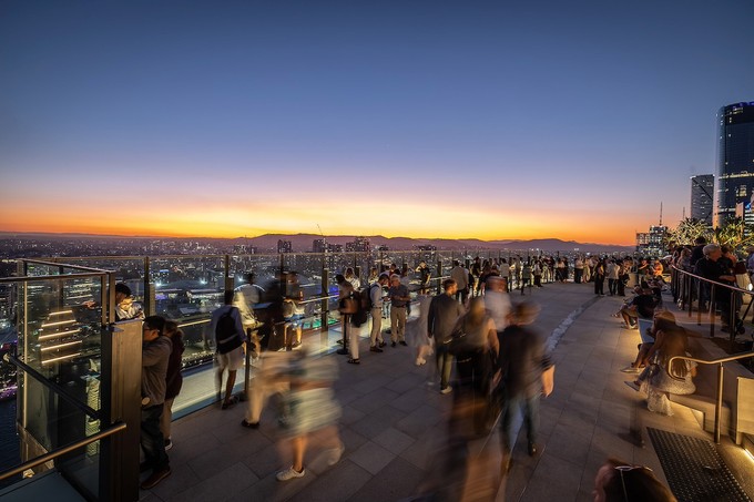  Auf dem SkyDeck ist nachts was los