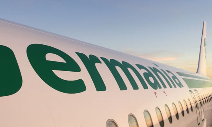 Flieger von Germania: Die Airline steckt in Geldnot.
