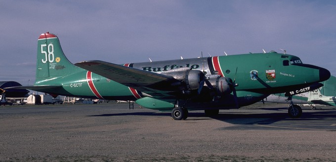 Douglas DC-4 von Buffalo Airways.