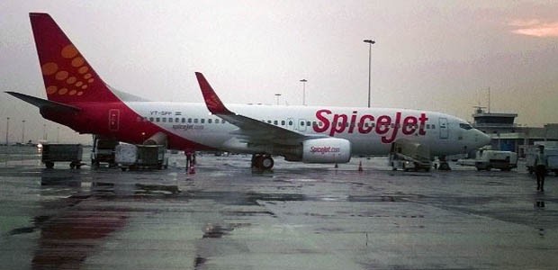 Boeing 737 von Spicejet: ...