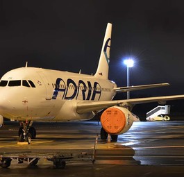 Stillgelegter Flieger von Adria Airways: Verworrene Strukturen.