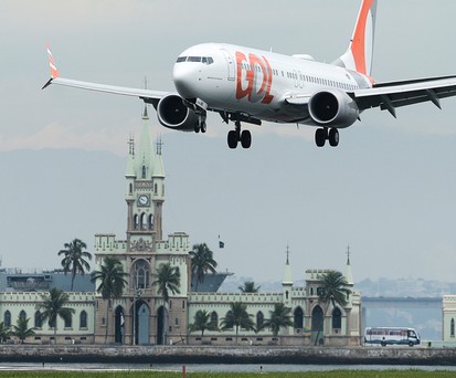 Der alternative Anflug direkt am Zuckerhut vorbei.