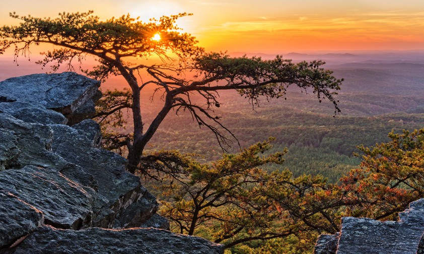 Sonnenuntergang im Cheaha Mountain State Park in Alabama