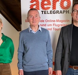 <span style="color: #000000;">Beim aeroINSIDER-Talk: Laura Frommberg (Chefredakteurin), Willie Walsh (Iata-Generaldirektor), Stefan Eiselin (Chefredakteur).</span>