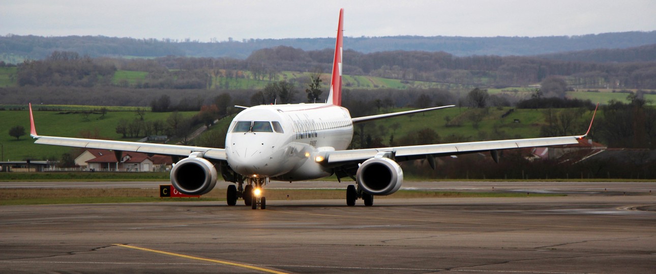 Embraer E190 von Helvetic Airways: Ein Jets dieses Typs wurde nun beschädigt.